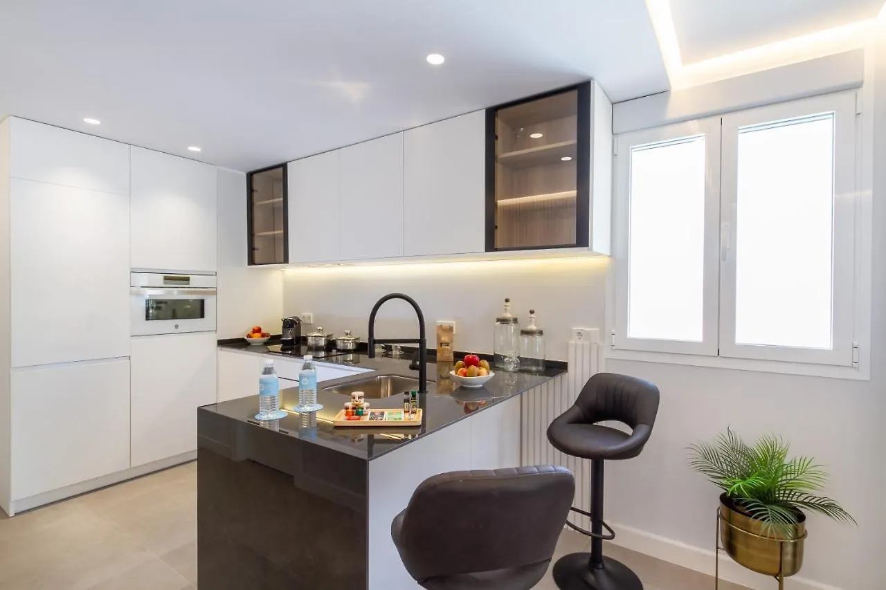 Marbella Banus Suites - Golden Mile Carolina Park Suite Apartment Spain