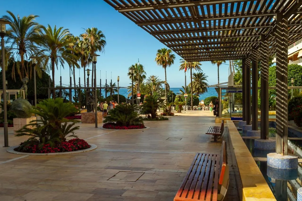 Marbella Banus Suites - Golden Mile Carolina Park Suite Apartment